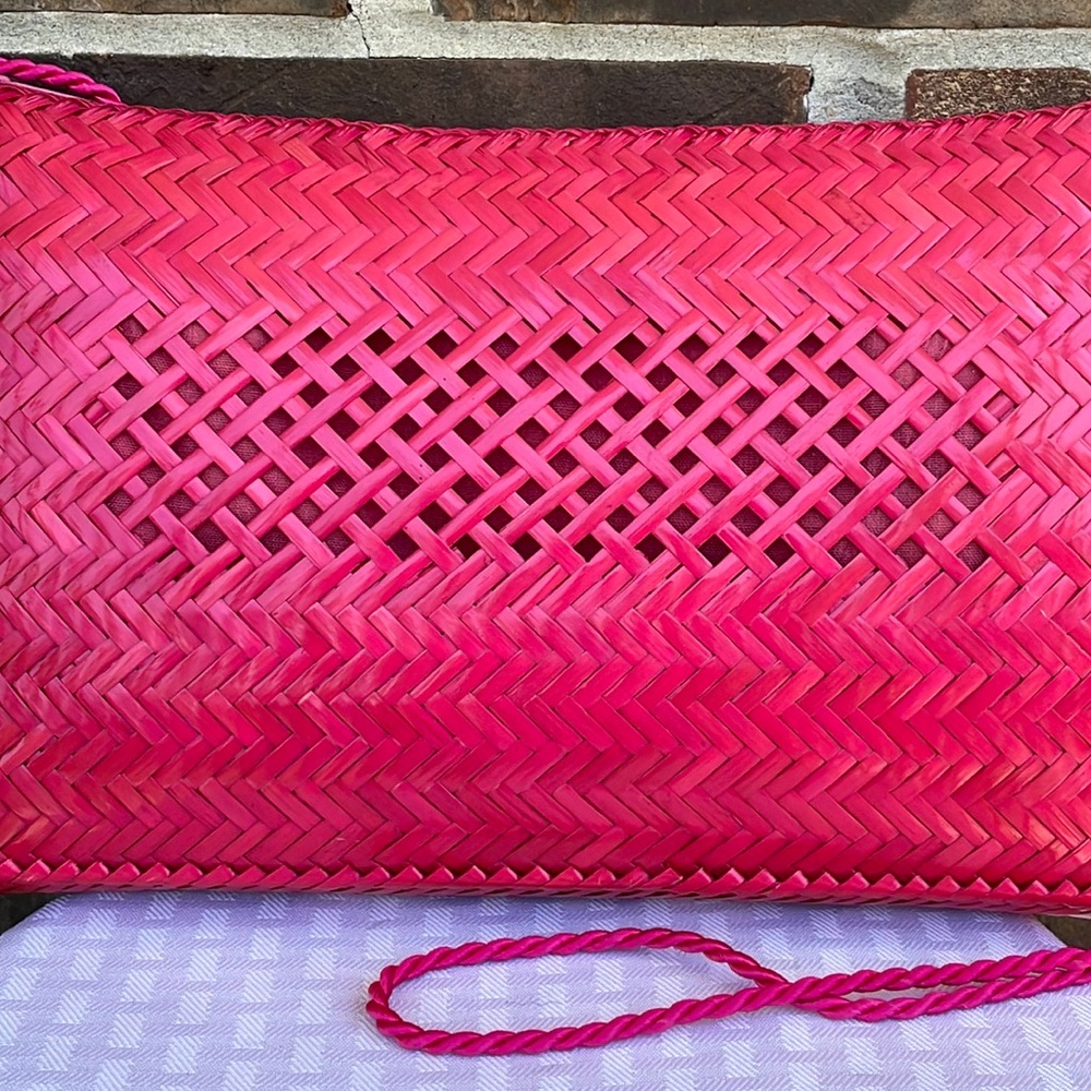 Pink Colored Bambo Purse. Rope Strap - Picture 2 of 5
